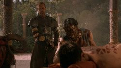 extant_GameOfThrones_2x07-AManWithoutHonor_4176