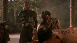 extant_GameOfThrones_2x07-AManWithoutHonor_4178