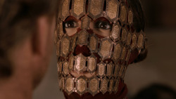extant_GameOfThrones_2x07-AManWithoutHonor_4240