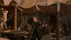 extant_GameOfThrones_2x07-AManWithoutHonor_4280