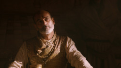 extant_GameOfThrones_2x07-AManWithoutHonor_4448