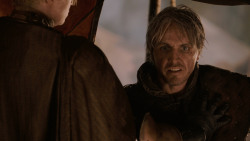 extant_GameOfThrones_2x07-AManWithoutHonor_4609
