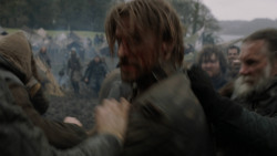 extant_GameOfThrones_2x07-AManWithoutHonor_4660