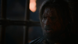 extant_GameOfThrones_2x07-AManWithoutHonor_5600