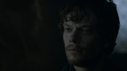 extant_GameOfThrones_2x08-ThePrinceOfWinterfell_0394