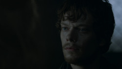 extant_GameOfThrones_2x08-ThePrinceOfWinterfell_0397