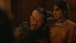 extant_GameOfThrones_2x09-Blackwater_0994