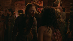 extant_GameOfThrones_2x09-Blackwater_4772