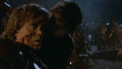 extant_GameOfThrones_2x09-Blackwater_5385