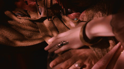 extant_GameOfThrones_2x10-ValarMorghulis_0916