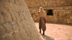 extant_GameOfThrones_2x10-ValarMorghulis_3673