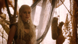 extant_GameOfThrones_2x10-ValarMorghulis_4938