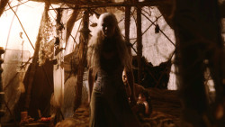 extant_GameOfThrones_2x10-ValarMorghulis_5185