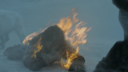 extant_GameOfThrones_3x01-ValarDohaeris_0203