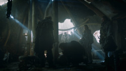 extant_GameOfThrones_3x01-ValarDohaeris_0751