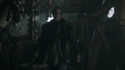 extant_GameOfThrones_3x01-ValarDohaeris_0780