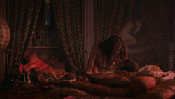extant_GameOfThrones_3x01-ValarDohaeris_1159