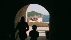 extant_GameOfThrones_3x01-ValarDohaeris_1796