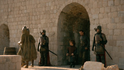 extant_GameOfThrones_3x01-ValarDohaeris_1800