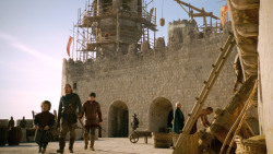 extant_GameOfThrones_3x01-ValarDohaeris_1827