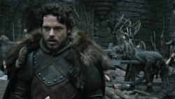 extant_GameOfThrones_3x01-ValarDohaeris_2461