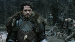 extant_GameOfThrones_3x01-ValarDohaeris_2471