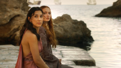 extant_GameOfThrones_3x01-ValarDohaeris_3390