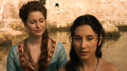 extant_GameOfThrones_3x01-ValarDohaeris_3590