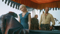 extant_GameOfThrones_3x01-ValarDohaeris_3730