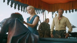 extant_GameOfThrones_3x01-ValarDohaeris_3733