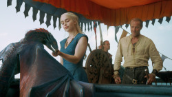 extant_GameOfThrones_3x01-ValarDohaeris_3734