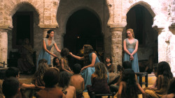 extant_GameOfThrones_3x01-ValarDohaeris_4391