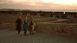 extant_GameOfThrones_3x01-ValarDohaeris_4842
