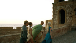 extant_GameOfThrones_3x01-ValarDohaeris_4857