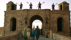 extant_GameOfThrones_3x01-ValarDohaeris_4871