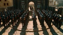extant_GameOfThrones_3x01-ValarDohaeris_4876