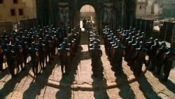 extant_GameOfThrones_3x01-ValarDohaeris_4879