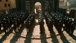 extant_GameOfThrones_3x01-ValarDohaeris_4880