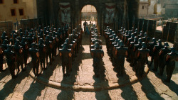 extant_GameOfThrones_3x01-ValarDohaeris_4884