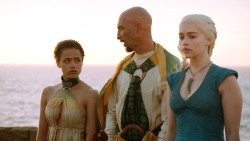 extant_GameOfThrones_3x01-ValarDohaeris_5036