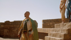 extant_GameOfThrones_3x01-ValarDohaeris_5050