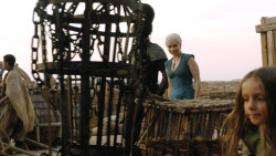 extant_GameOfThrones_3x01-ValarDohaeris_5349