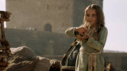 extant_GameOfThrones_3x01-ValarDohaeris_5388