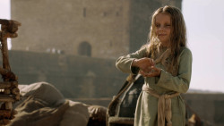 extant_GameOfThrones_3x01-ValarDohaeris_5389