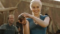 extant_GameOfThrones_3x01-ValarDohaeris_5393