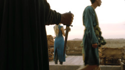extant_GameOfThrones_3x01-ValarDohaeris_5394