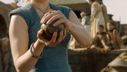 extant_GameOfThrones_3x01-ValarDohaeris_5396