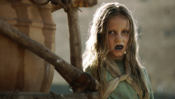 extant_GameOfThrones_3x01-ValarDohaeris_5439