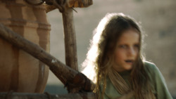 extant_GameOfThrones_3x01-ValarDohaeris_5443