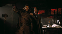 extant_GameOfThrones_3x02-DarkWingsDarkWords_0314